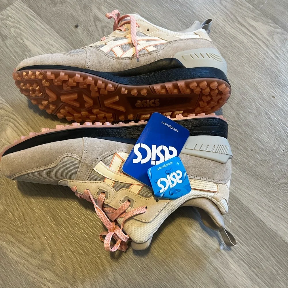 ASICS GEL-Lyte Beige Sneakers with Pink Accents